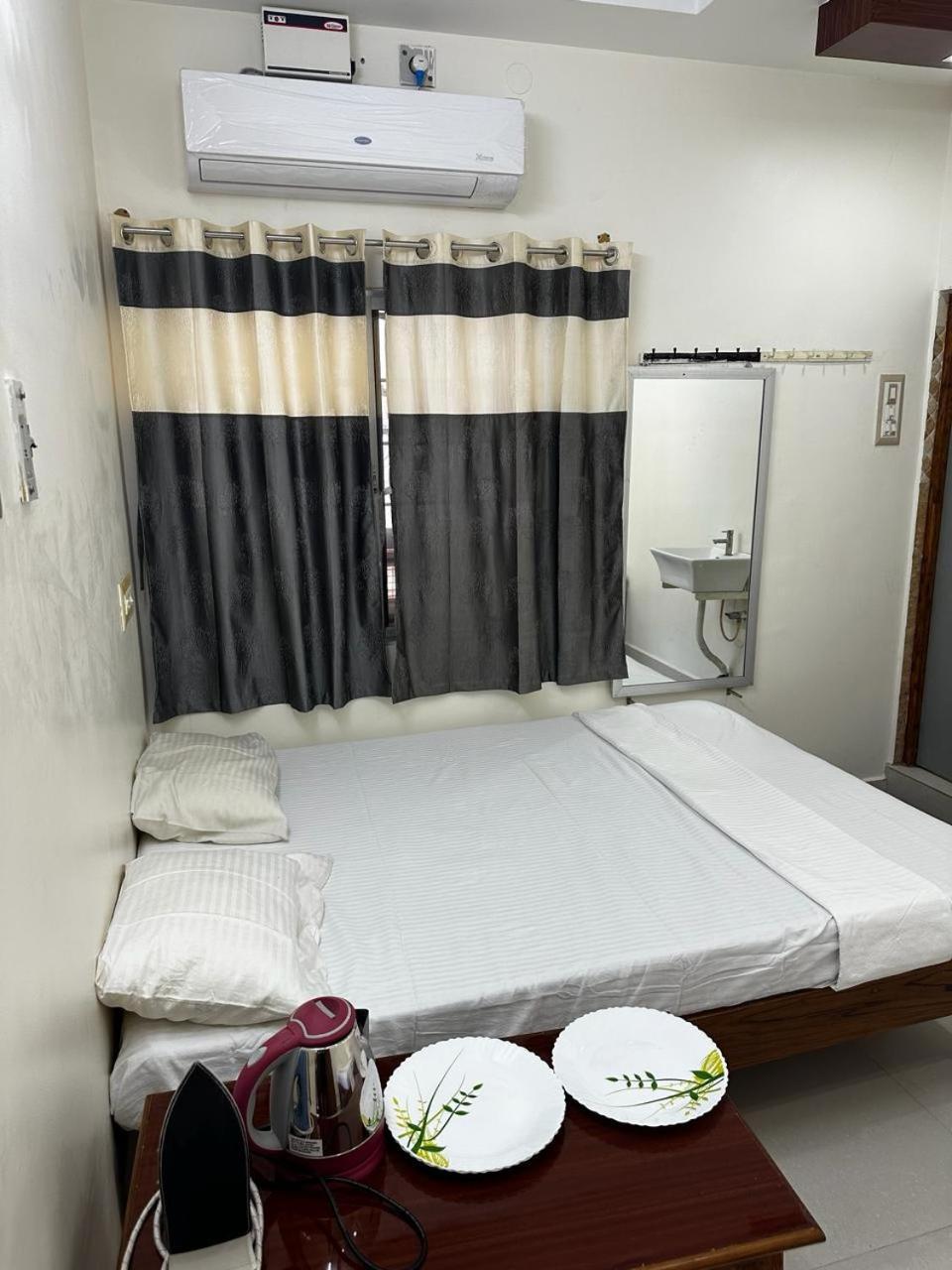 Temple View Home Stay Tiruvannāmalai Exteriör bild